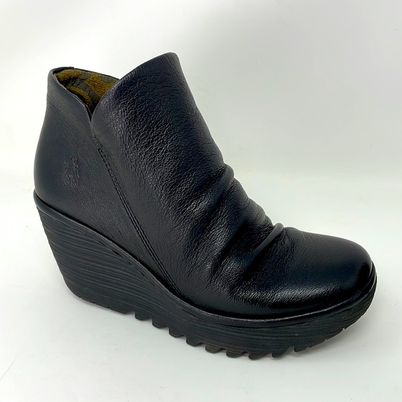 Fly London Shoes - Fly London Shoes Yip Wedge Heel Ankle Booties Slouchy Black Leather Size 35 US 5